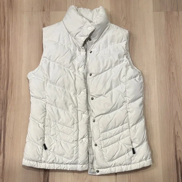 The North Face Women's White Quilted Puffer Vest - Picture 1 of 13